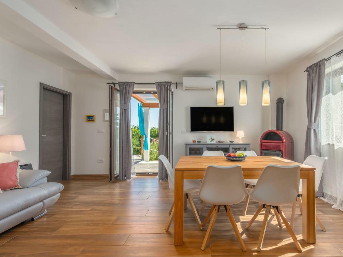 Holiday Home Villa Joy By Interhome Novigrad  ภายนอก รูปภาพ
