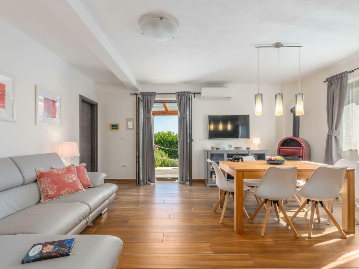 Holiday Home Villa Joy By Interhome Novigrad  ภายนอก รูปภาพ