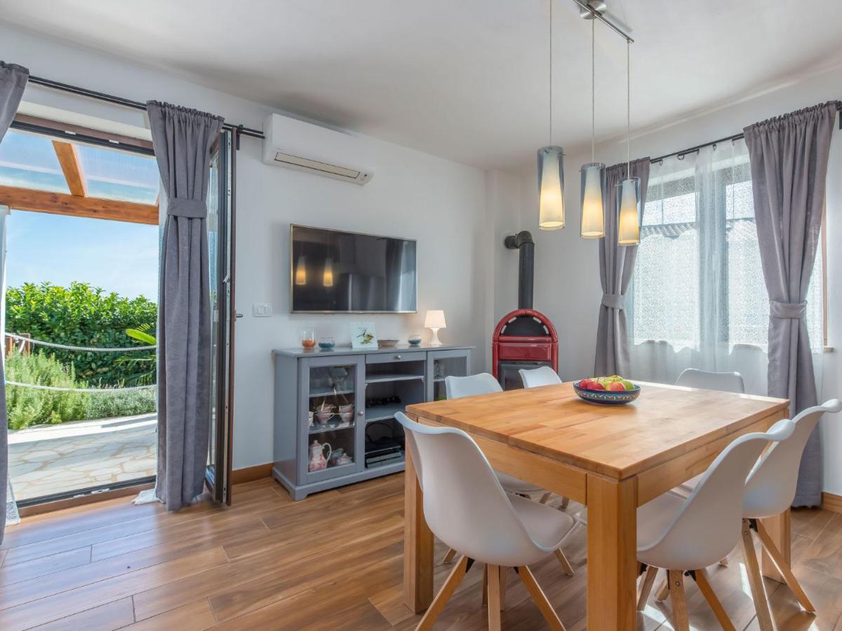 Holiday Home Villa Joy By Interhome Novigrad  ภายนอก รูปภาพ
