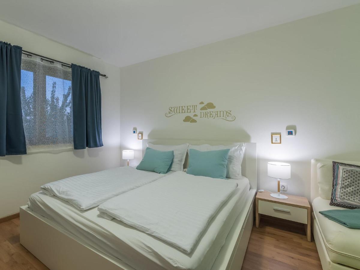Holiday Home Villa Joy By Interhome Novigrad  ภายนอก รูปภาพ
